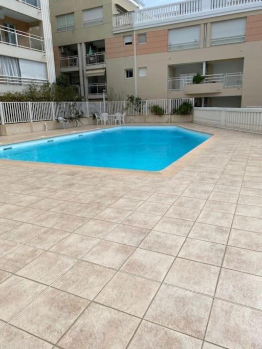 F2 Climatise A Golfe -Juan En Front De Mer Et Piscine 瓦洛里 外观 照片