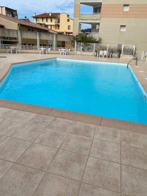 F2 Climatise A Golfe -Juan En Front De Mer Et Piscine 瓦洛里 外观 照片